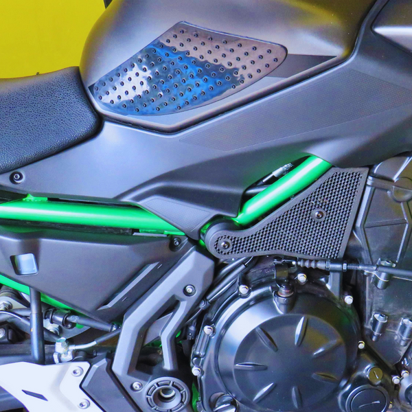 Ridenx motor cladding on the side of Kawasaki Z650 - Kokox Design