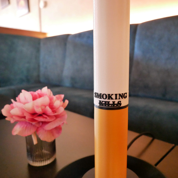 Smoking Kills Designleuchte – in Zigarettenform mit optionalem Aschenbecher